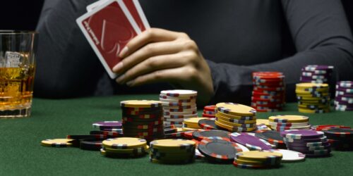 Στο..Texas Holdem παίχτηκαν 150.000€ του Ελληνικού Στρατού!